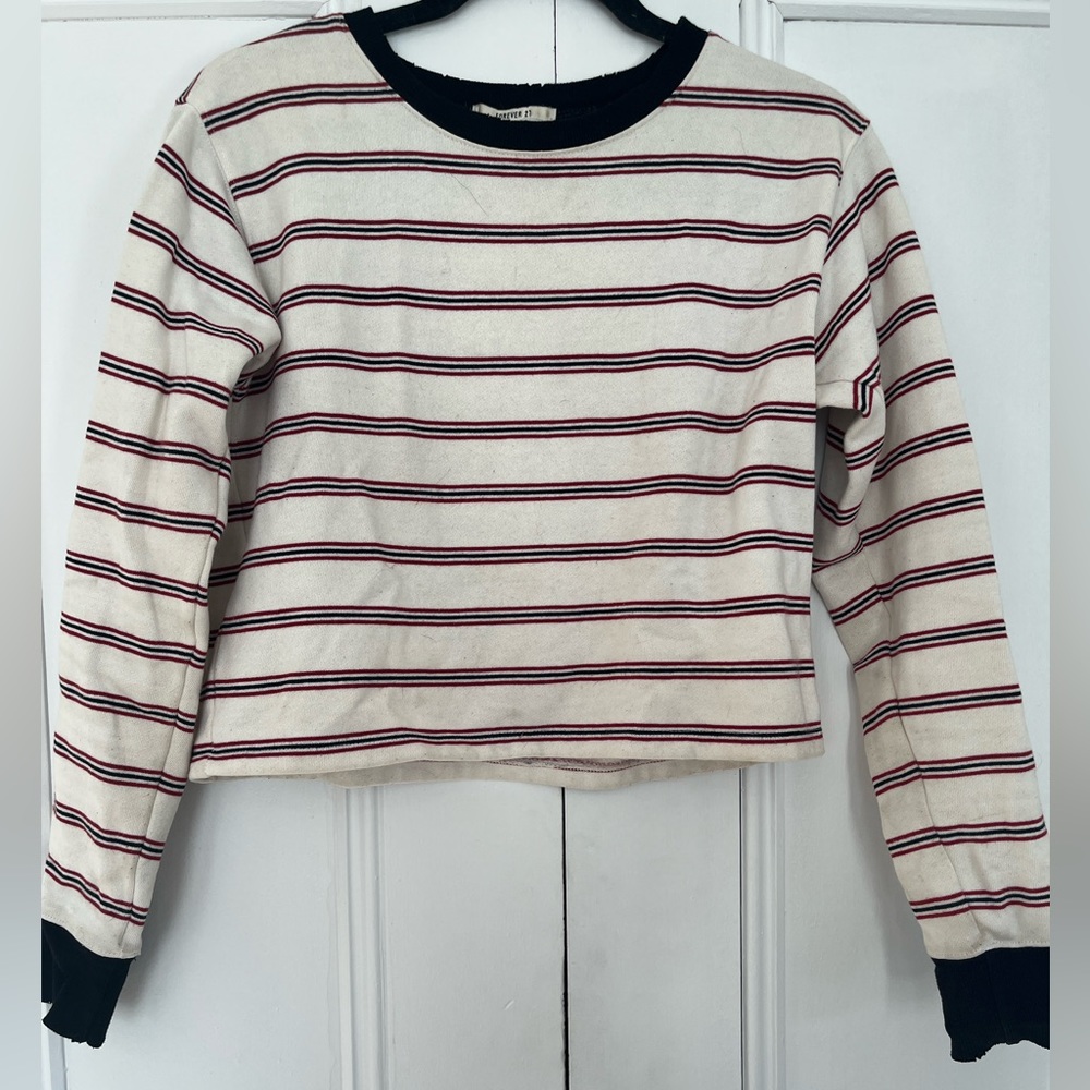 Forever 21 crop top sweatshirt